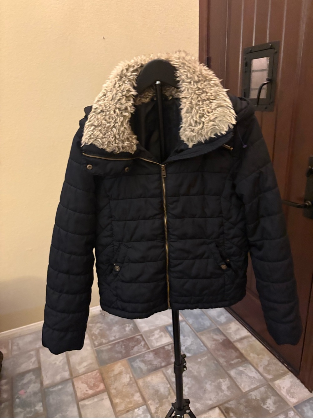 Aeropostale Women's Navy Quilted Puffer Jacket with Faux Fur Collar size M